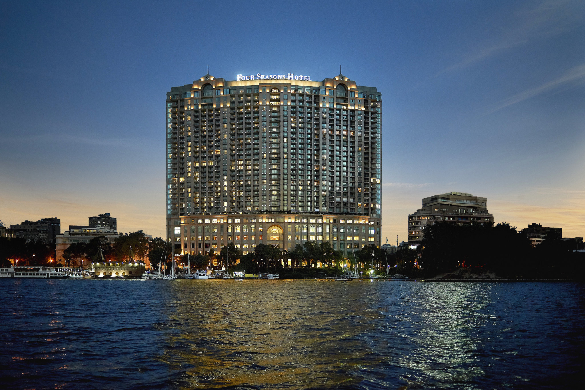 开罗尼罗河广场四季酒店 Four Seasons Hotel Cairo at Nile Plaza