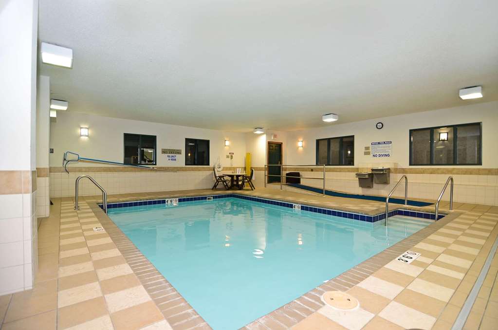  (Pool view)