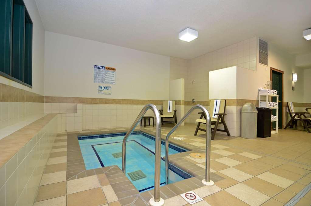 (Pool view)