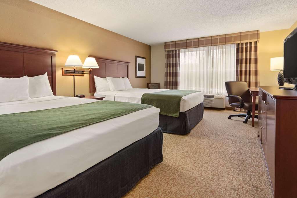  (Guest room)