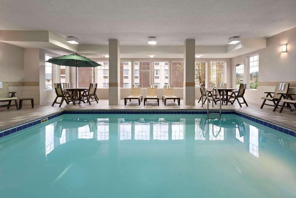  (Pool view)