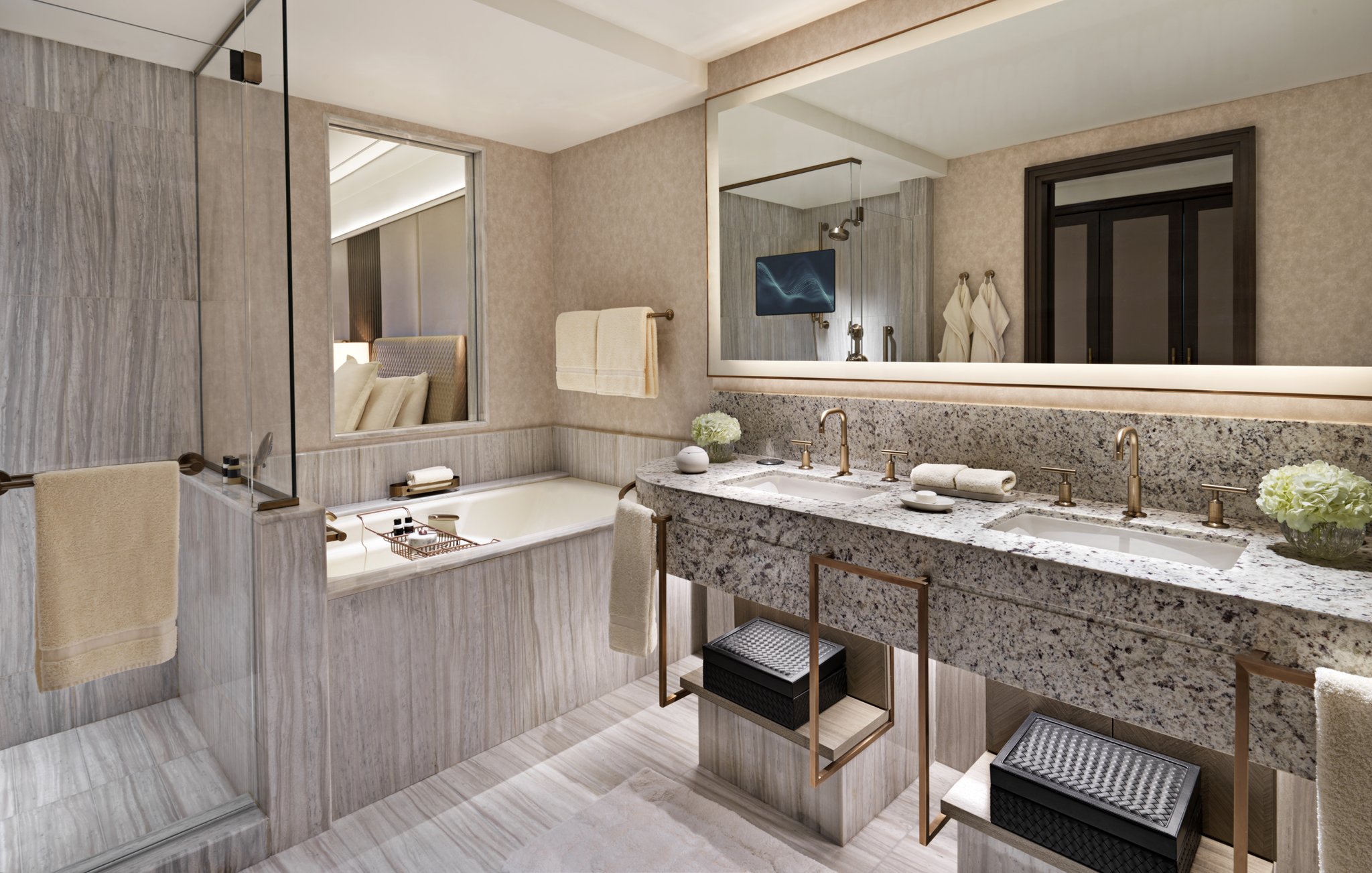 Deluxe Room – King