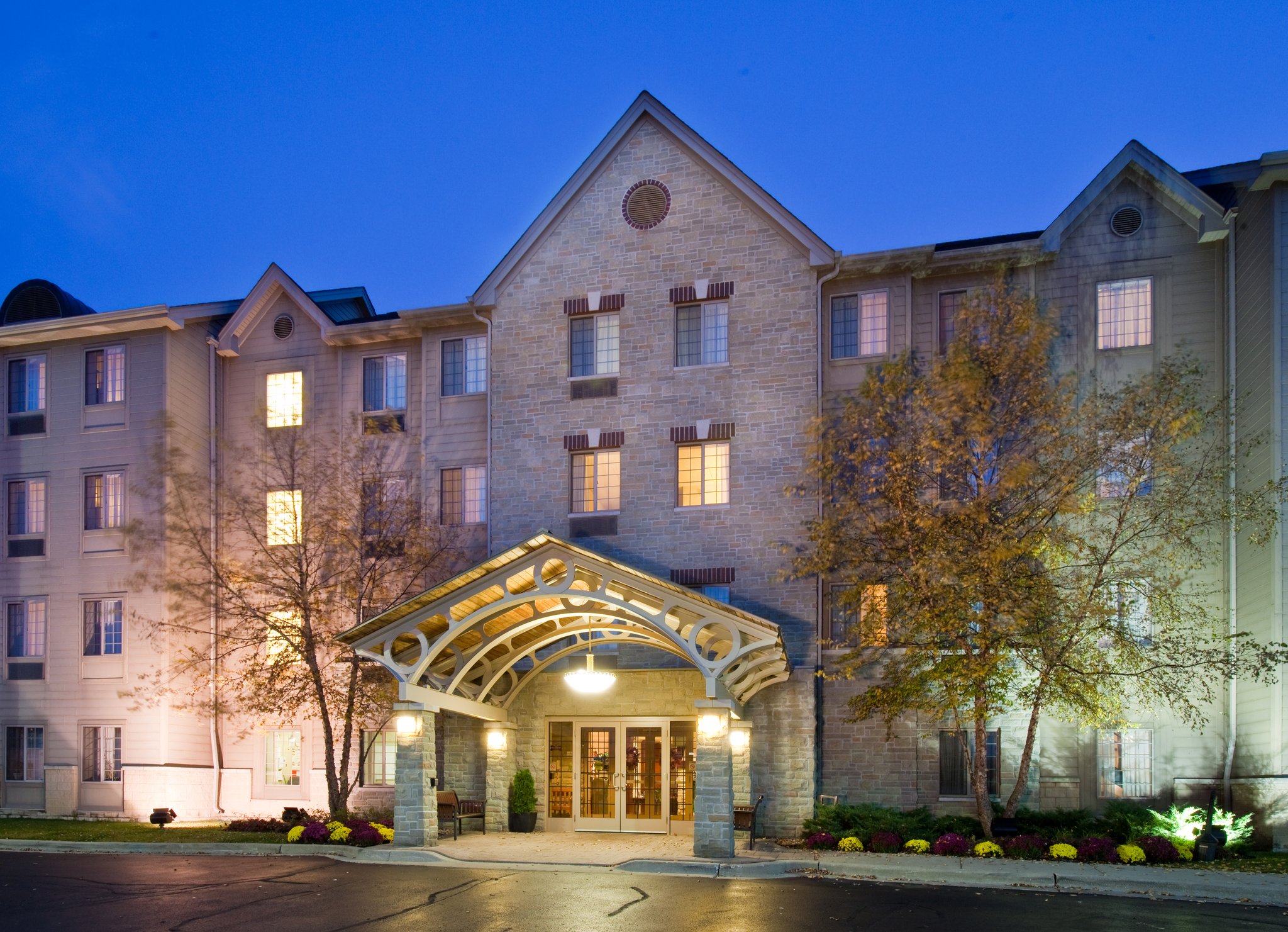 Staybridge Suites Oakbrook Ter photo 1