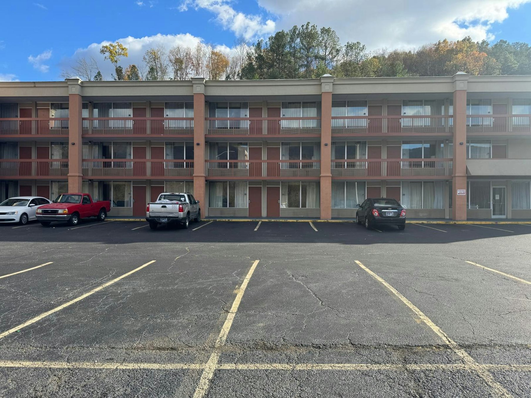 Oyo Hotel Harriman Near I 40 photo 1