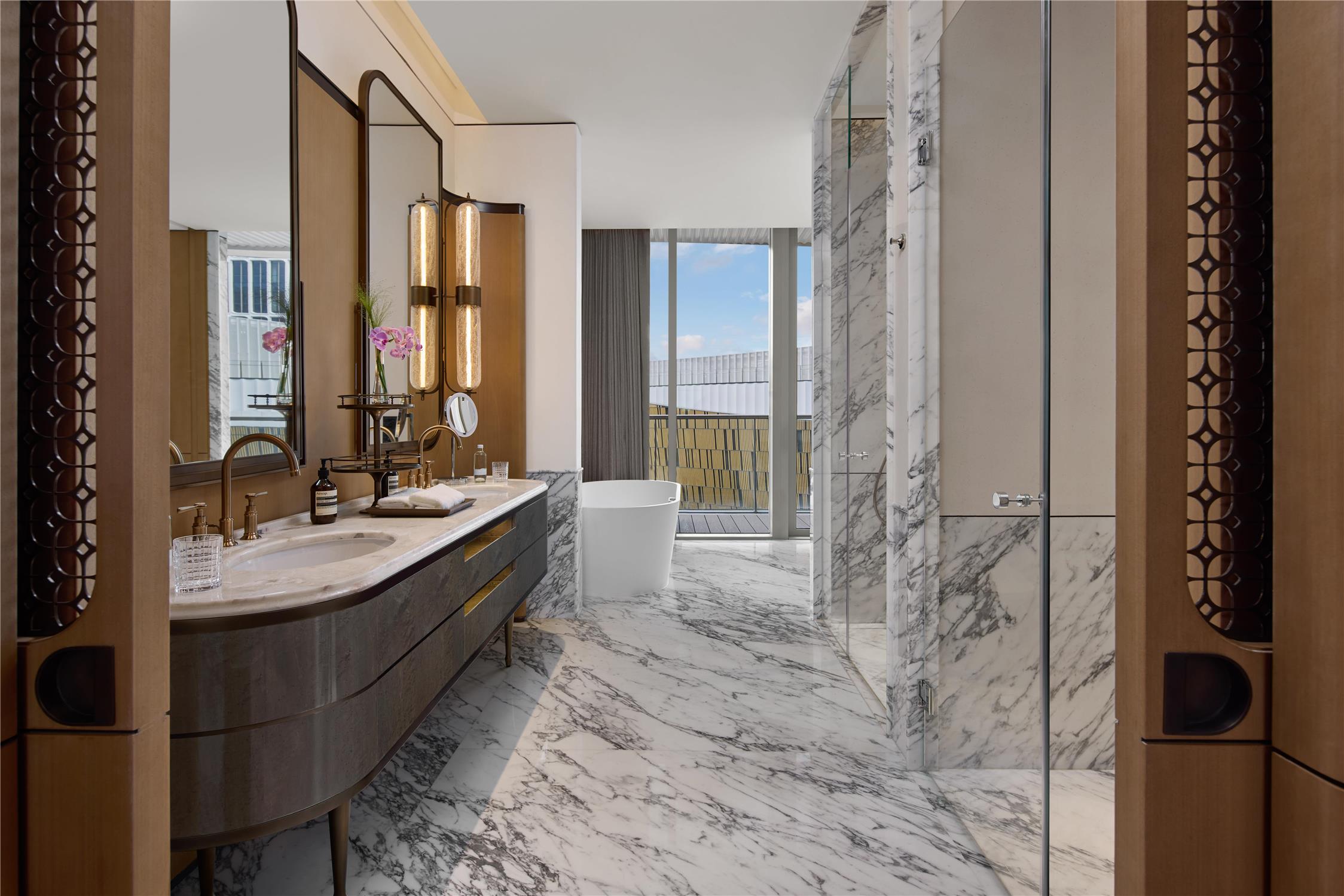 King Deluxe Suite