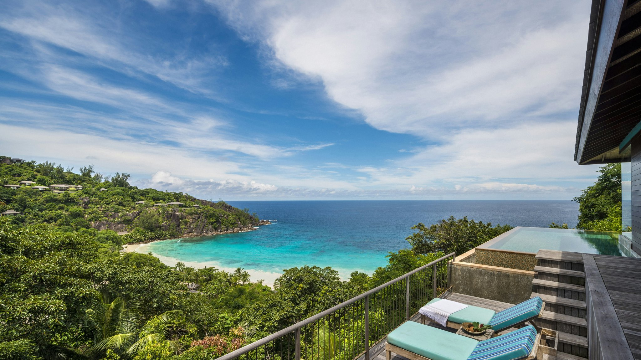 Hilltop Ocean-View Villa – King