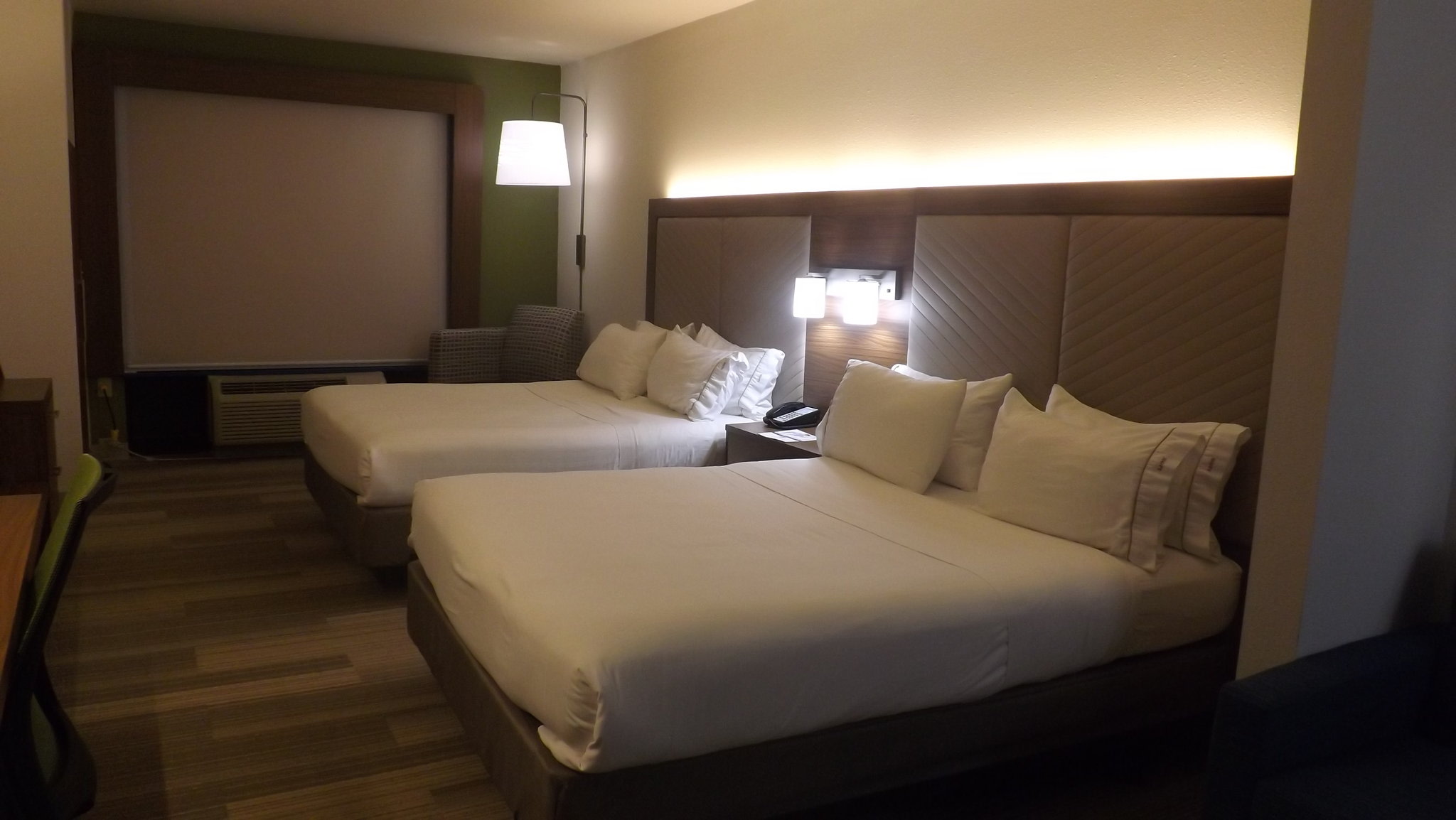  (Guest room)