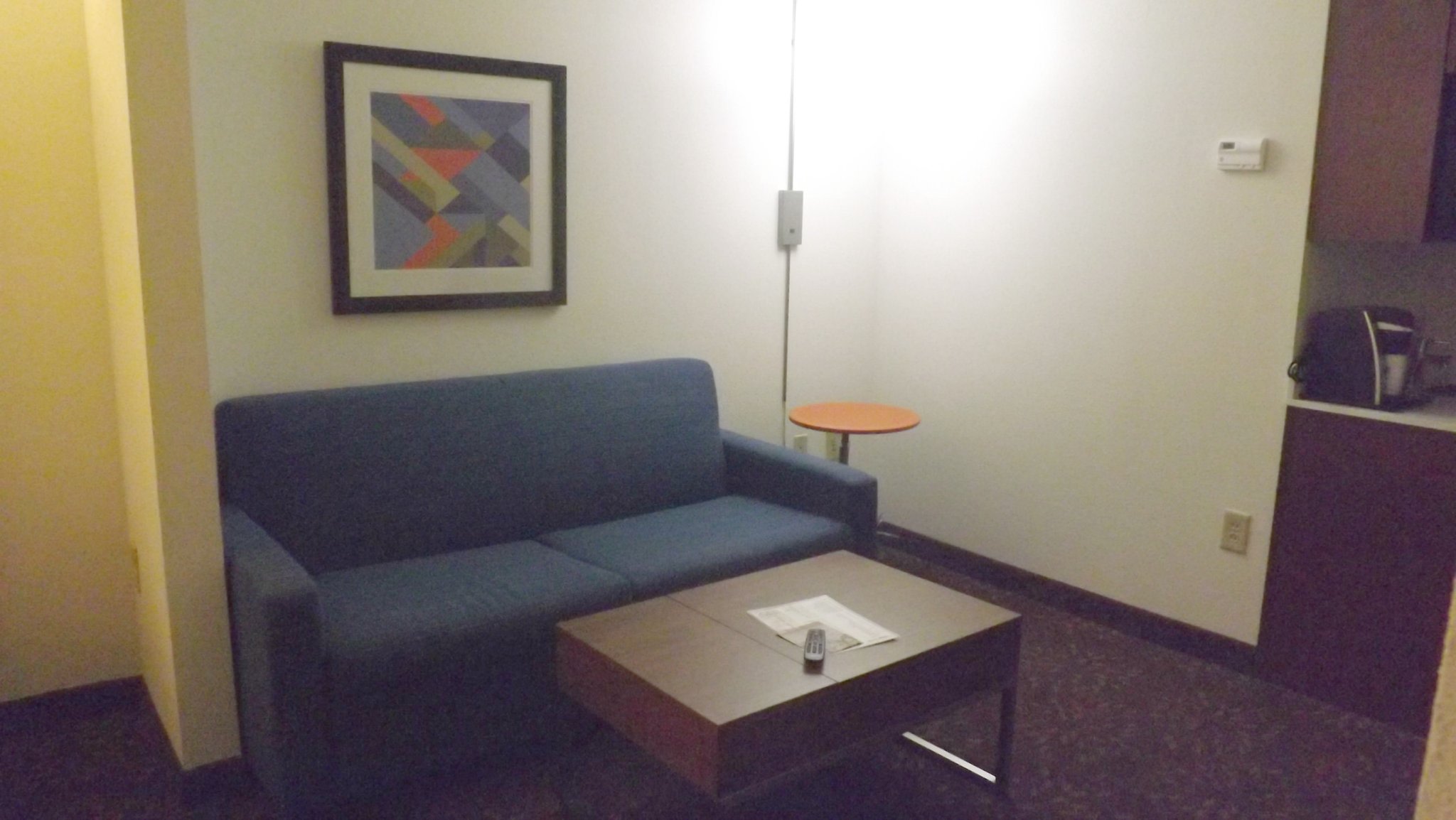  (Guest room)