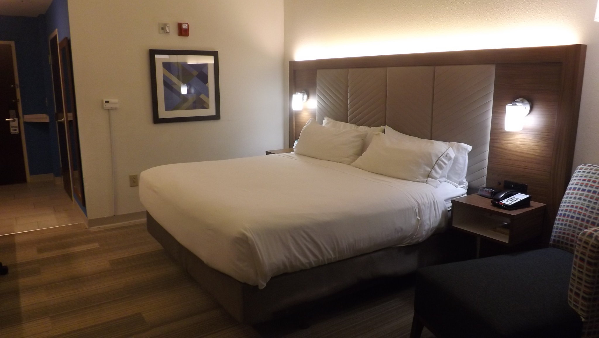  (Guest room)