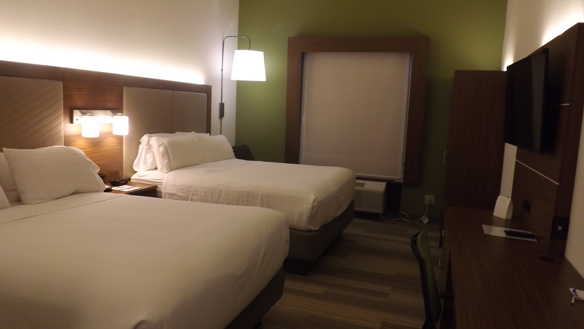  (Guest room)
