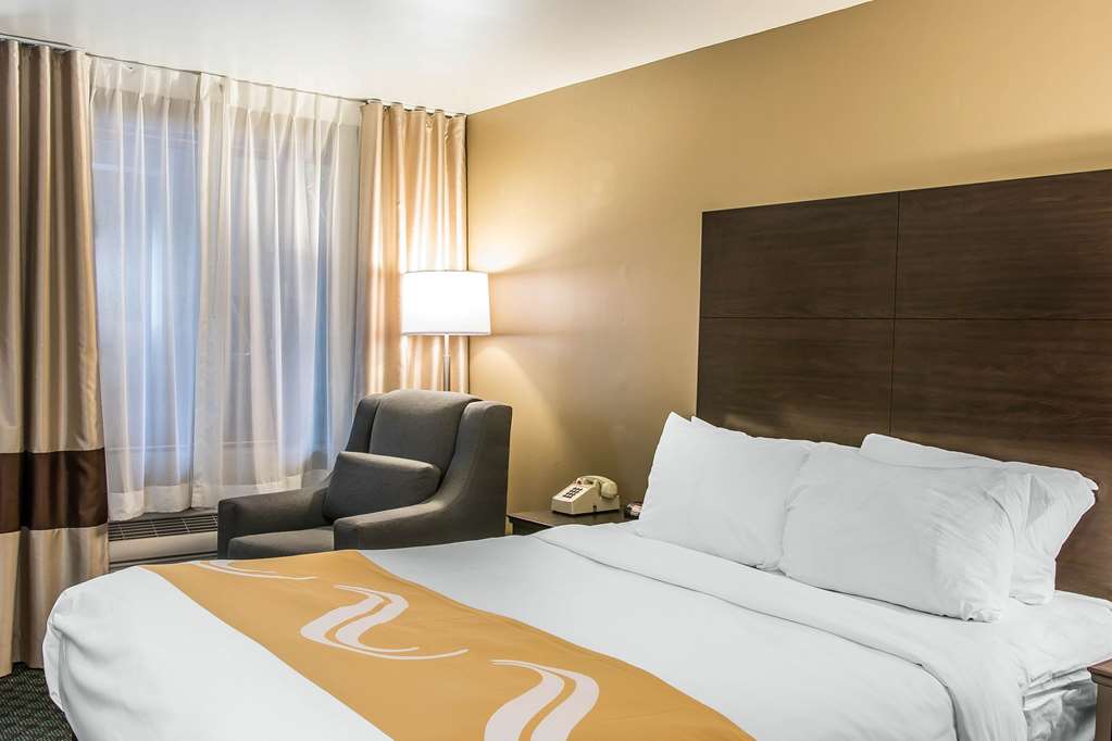  (Guest room)