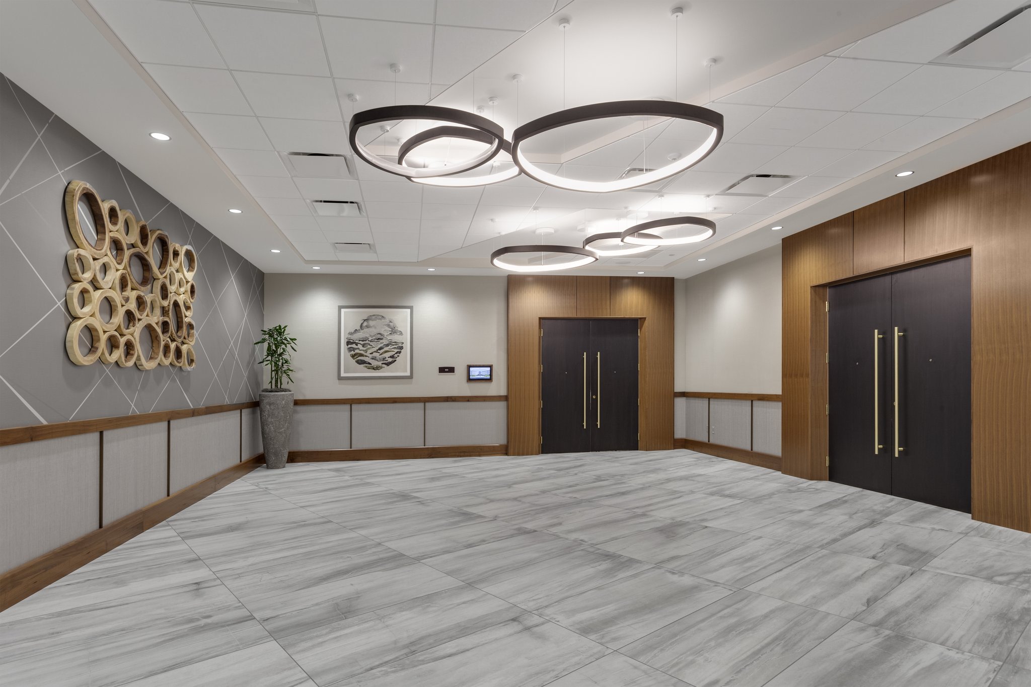  (Meeting room)