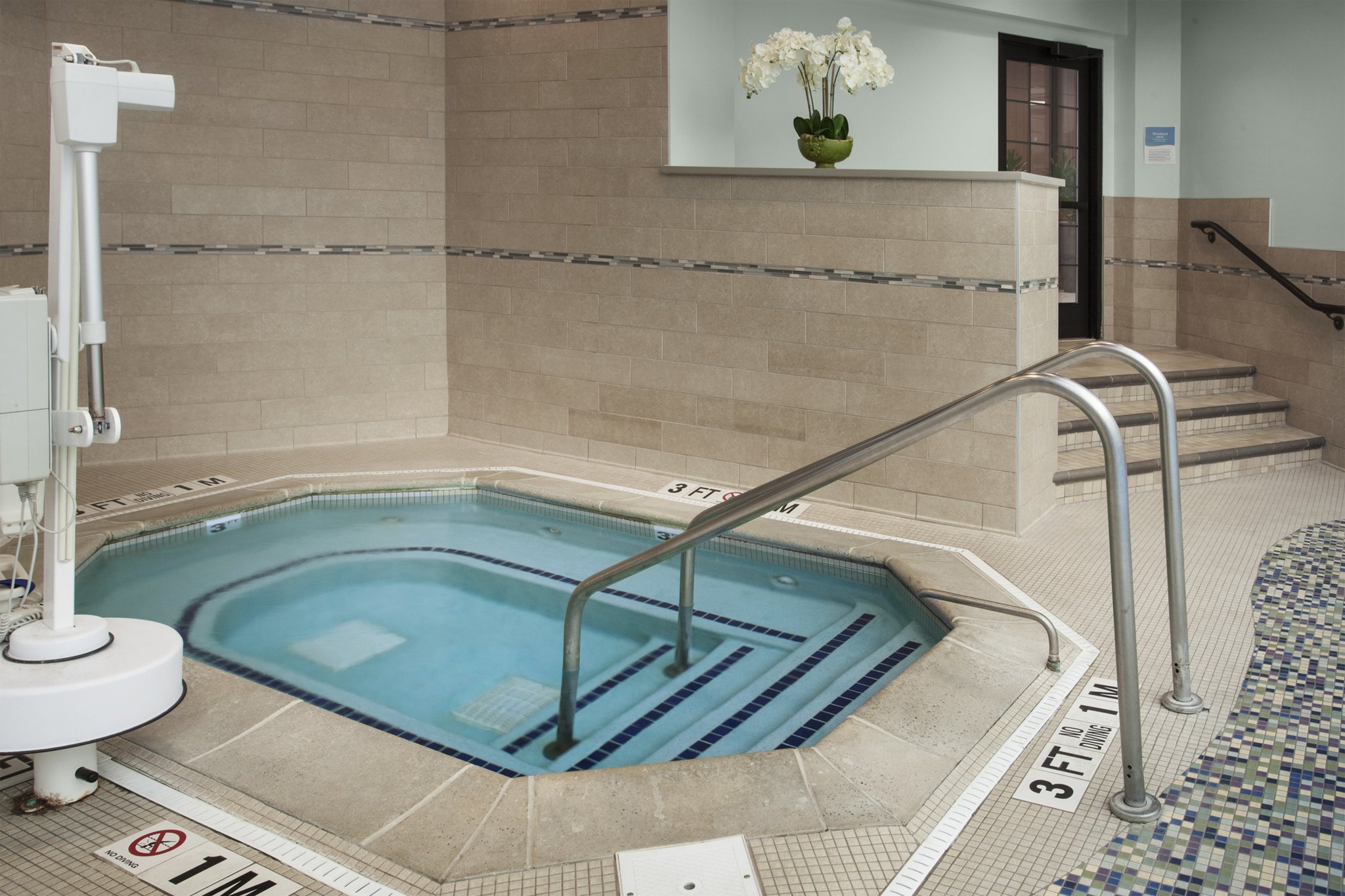  (Pool view)