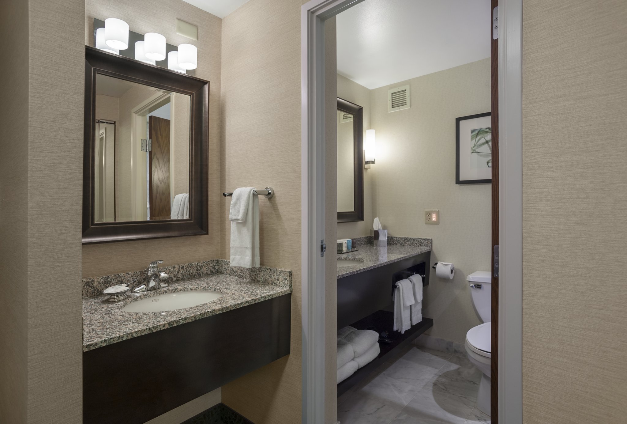  (Guest room amenity)