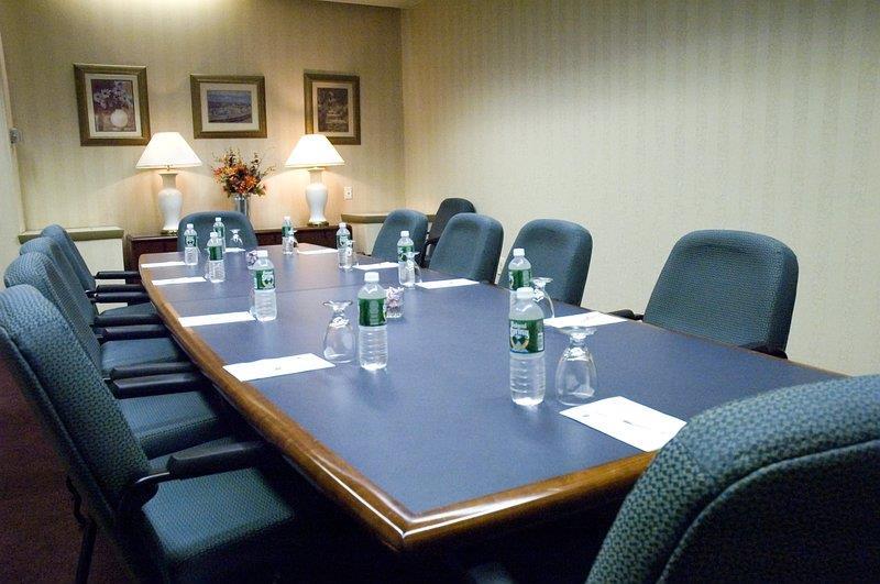  (Meeting room)