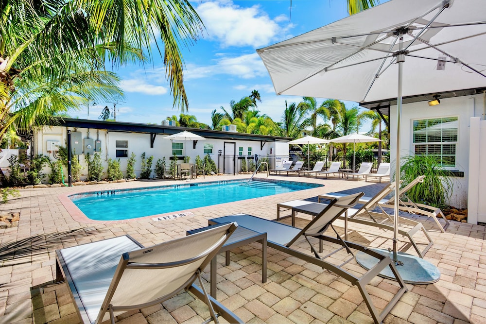 Haley's at The Anna Maria Island Inn