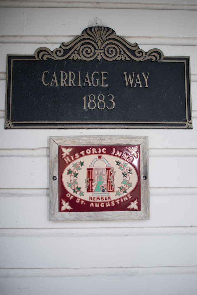 Carriage Way Inn