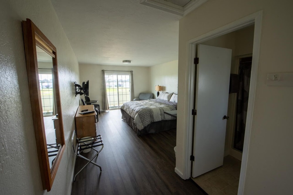 Pacific City Inn