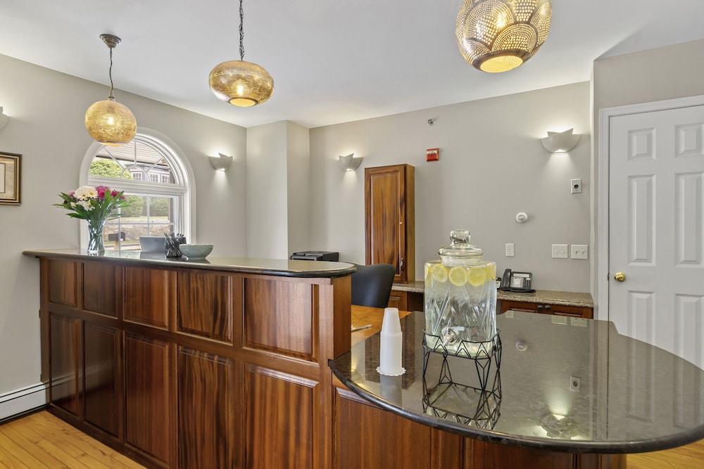 Sea Rose Suites