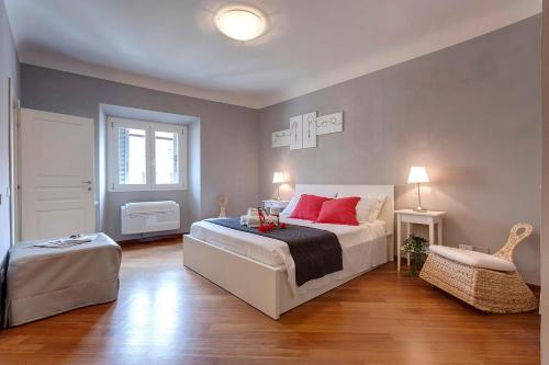Espresso Apartment by Mamo Florence