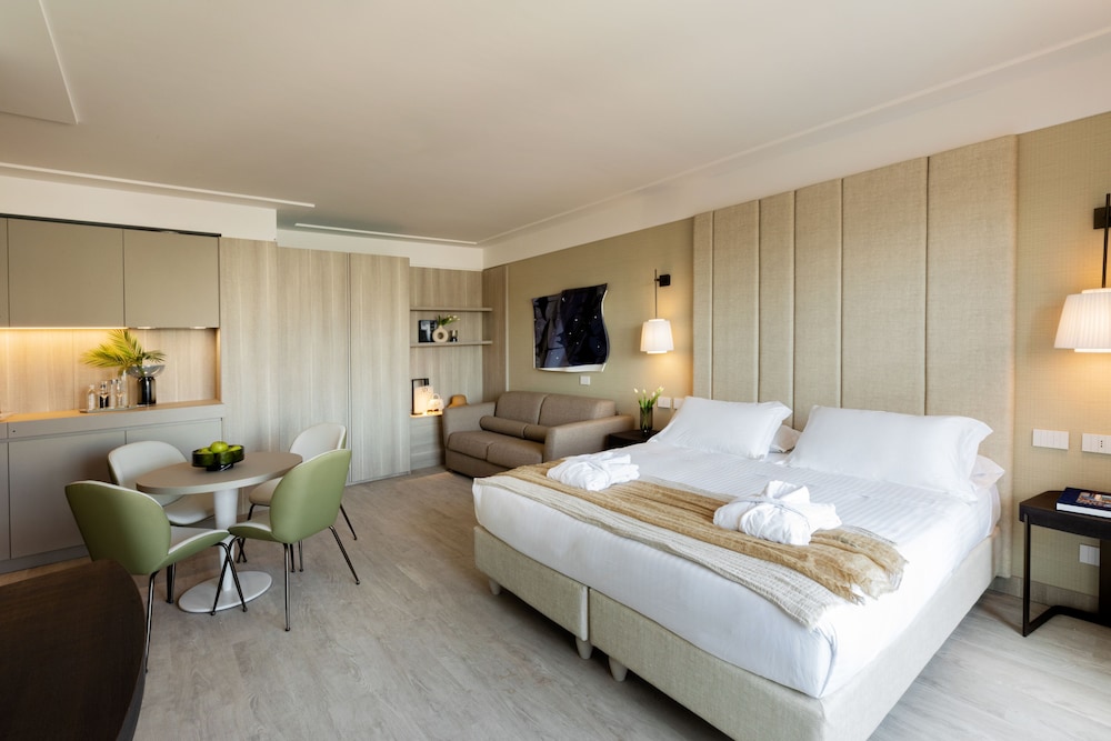 Hotel Ceccarini 9