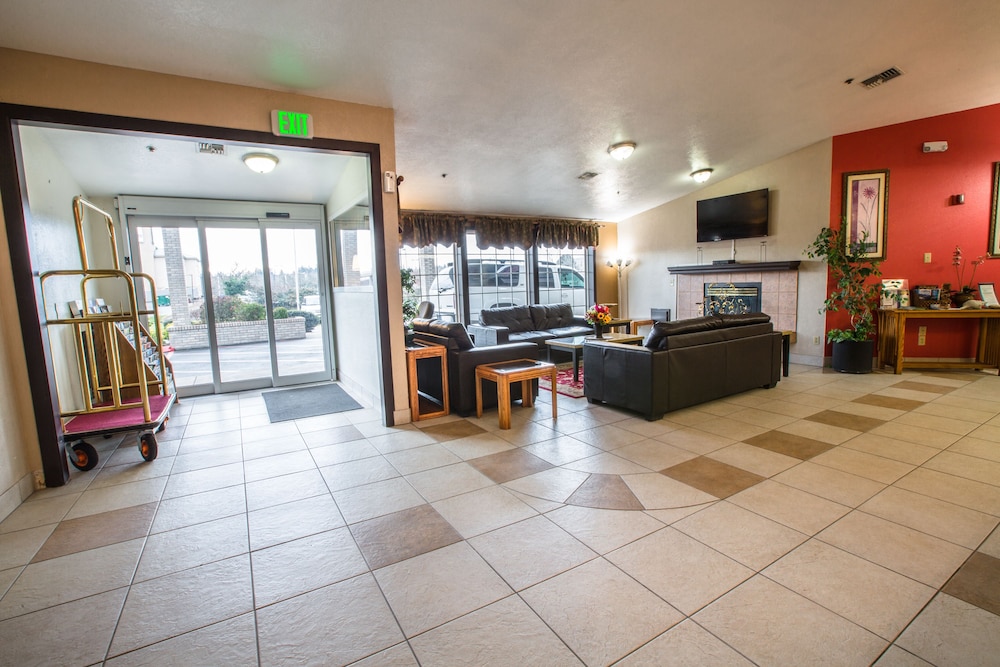 Bridgeway Inn & Suites Portland Airport