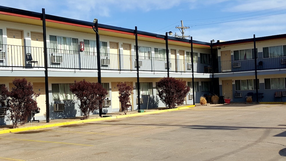 Sky-Palace Inn & Suites Hutchinson