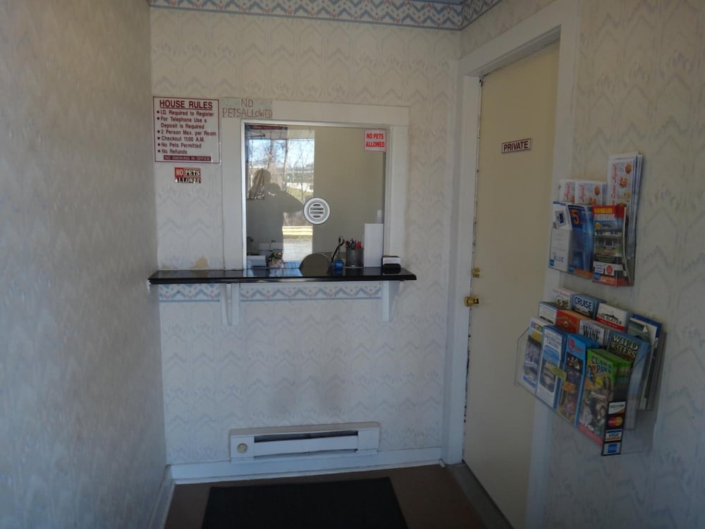 Budget Motor Inn - Mahopac