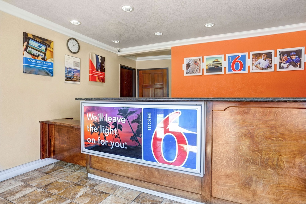 Motel 6 Fresno, CA - Belmont Ave