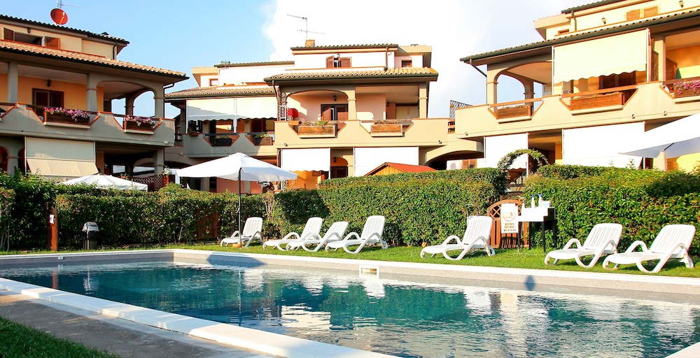 Follonica Apartments - Pool & Relax