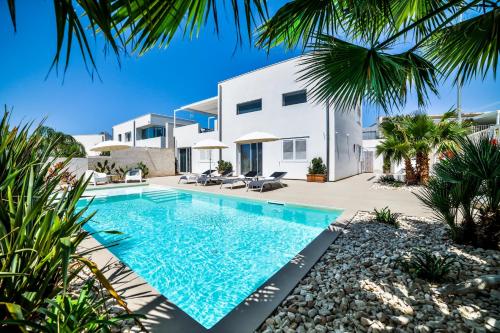 CASA BLANCA VILLA