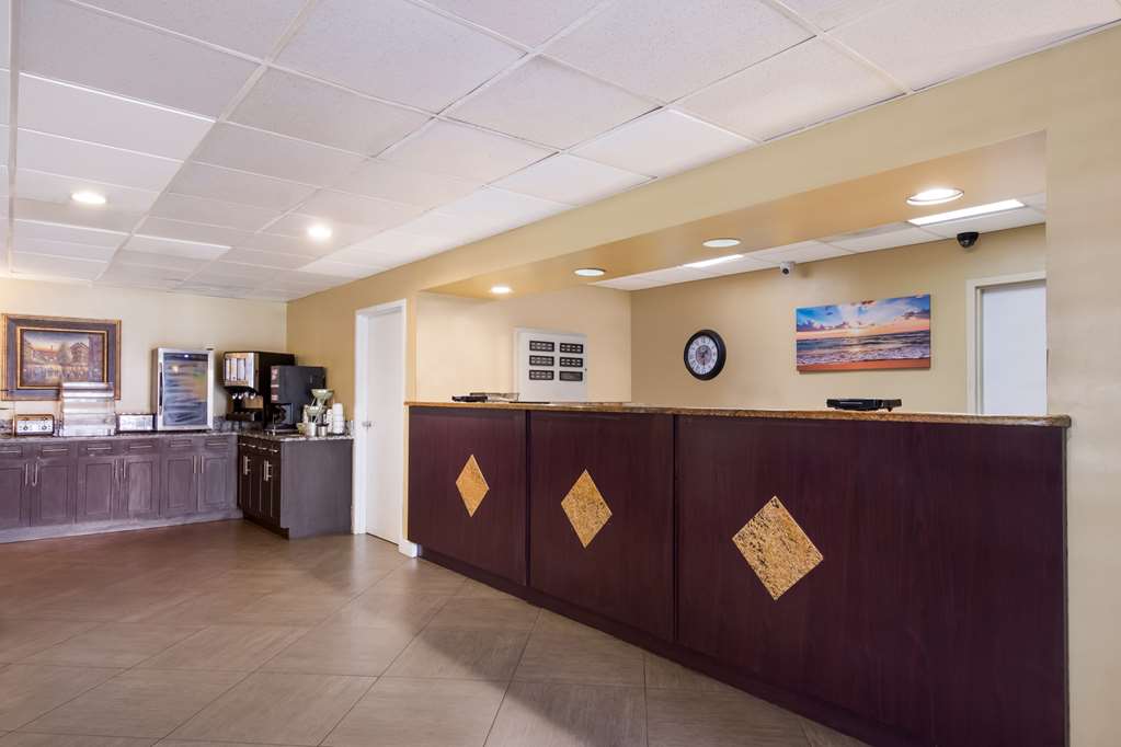 Surestay By Best Western St. Pete Clearwater Airport