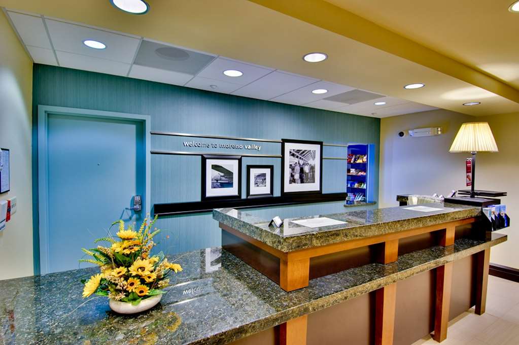 Hampton Inn & Suites Moreno Valley