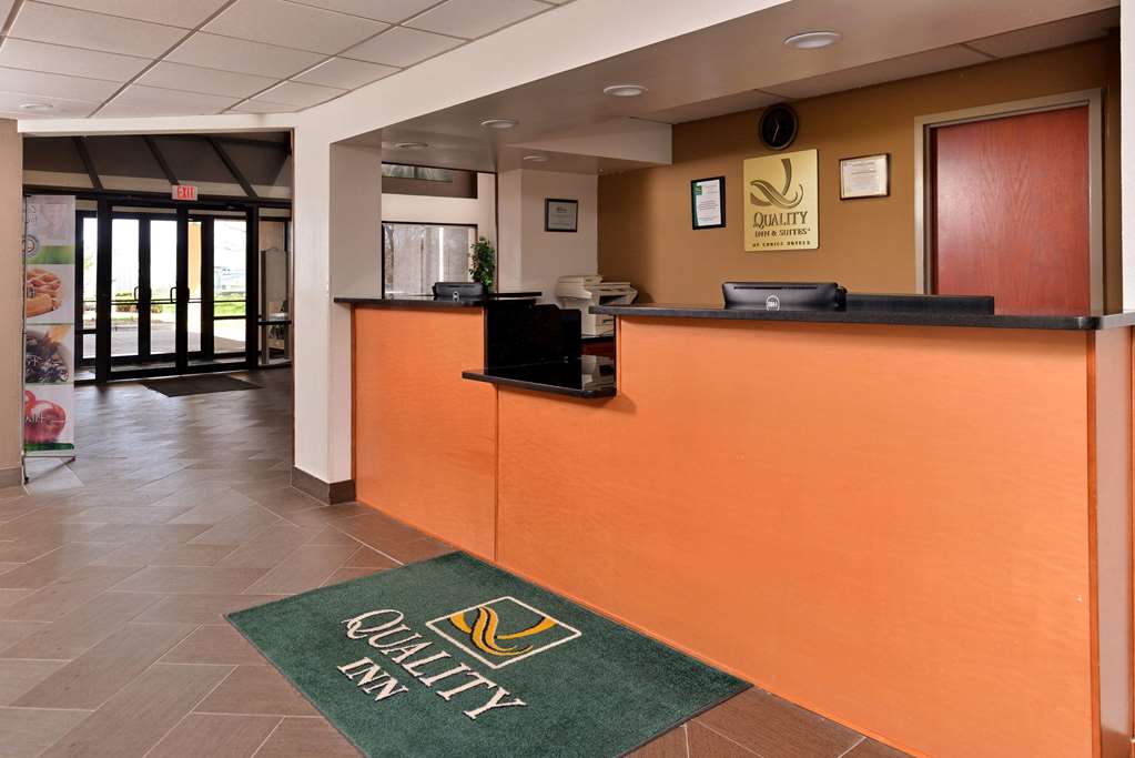 Quality Inn And Suites Matteson Near I-57