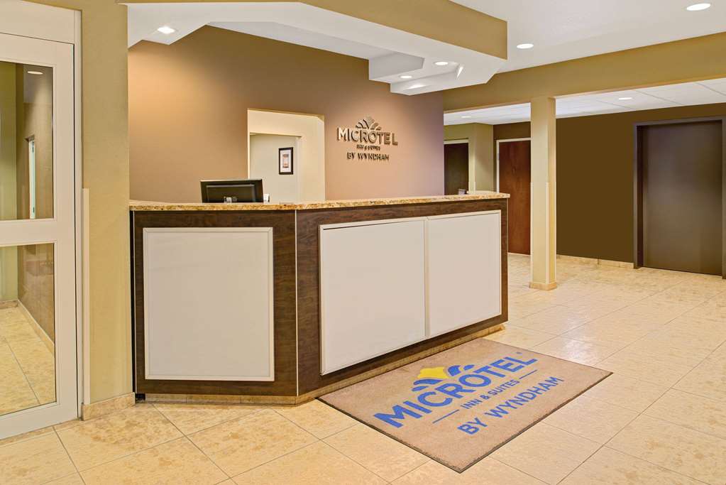 Microtel Council Bluffs