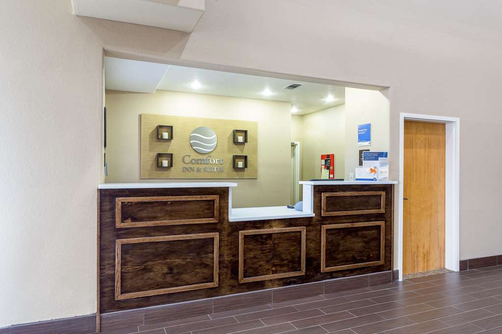 Comfort Inn And Suites Airport