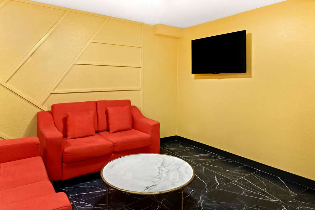 Super 8 Vandalia Dayton Intl