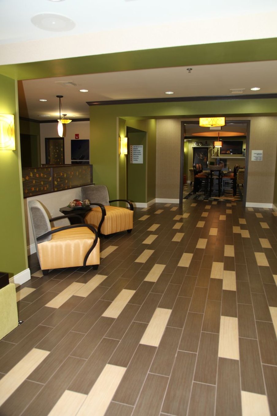 Holiday Inn Express And Suites Huntsville Airport