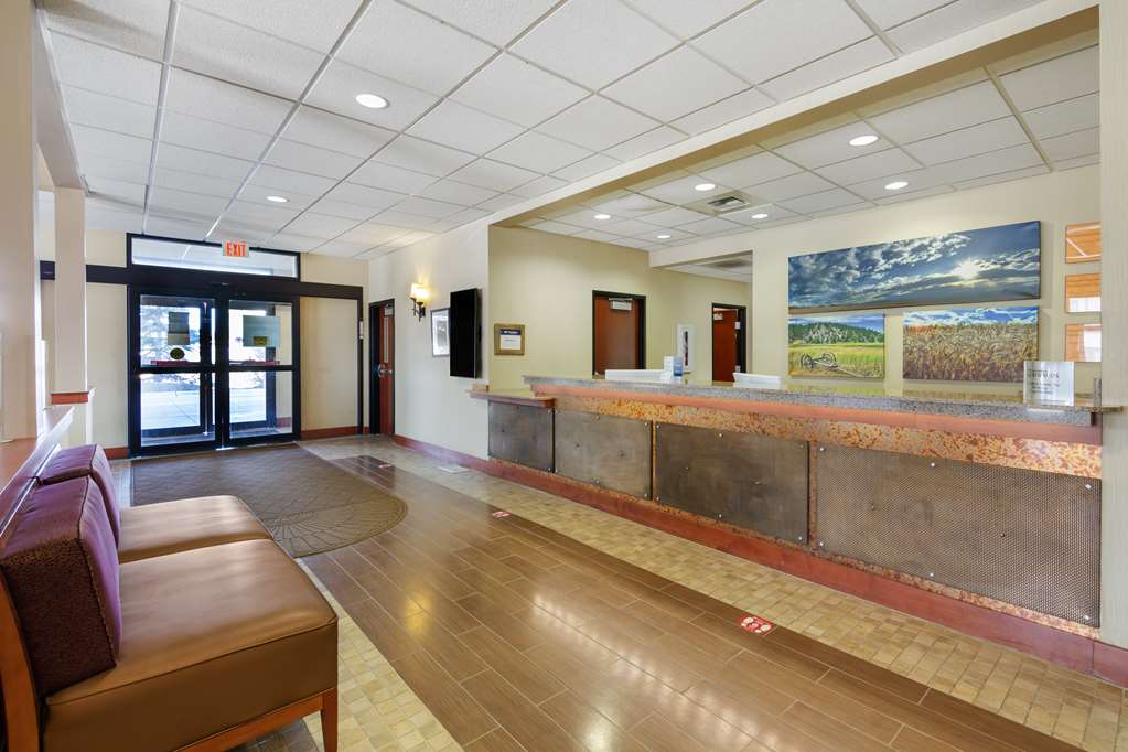 Best Western Golden Prairie Inn And Suites