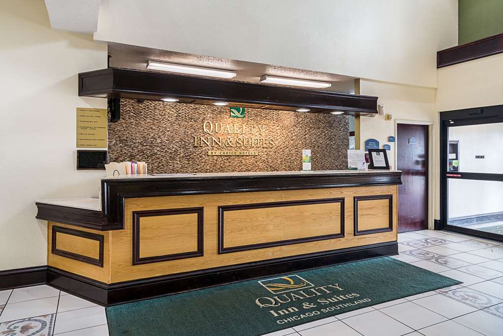 Quality Inn And Suites Near I-80 And I-294