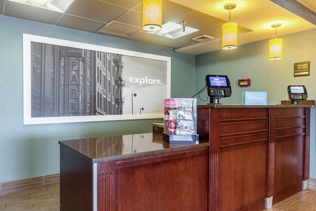 Hampton Inn Winchester-university/mall Area