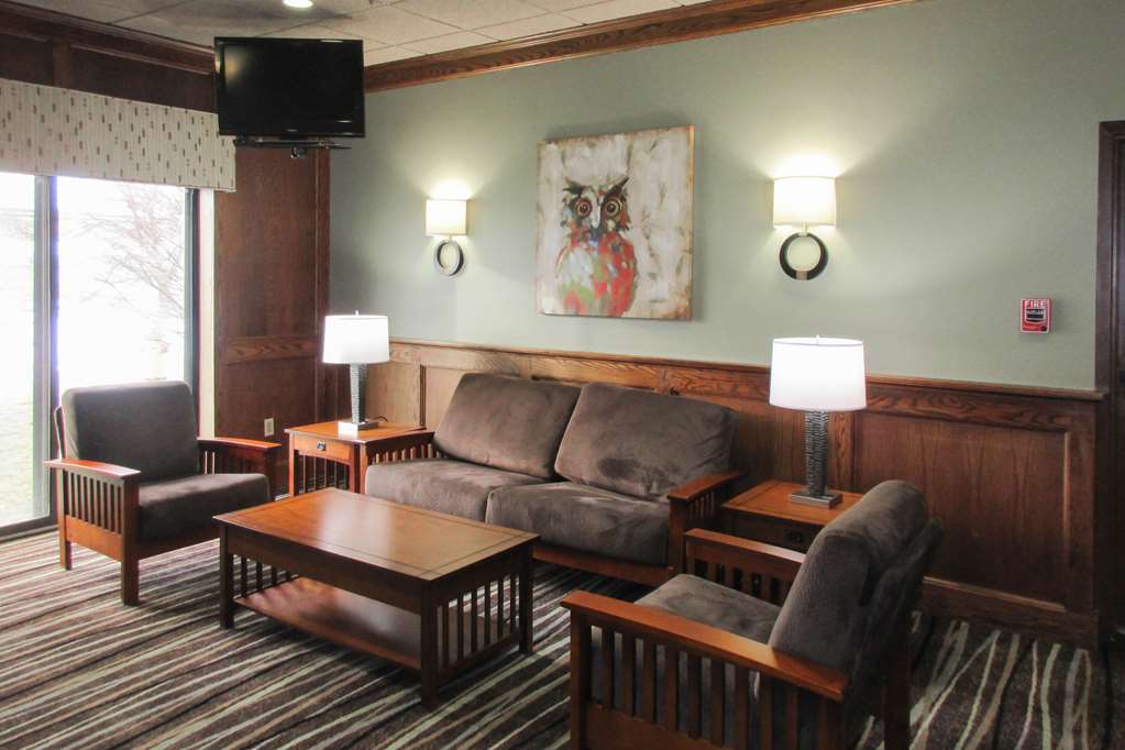 Clarion Inn And Suites - University Area