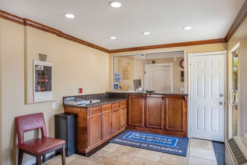Rodeway Inn And Suites Pasadena