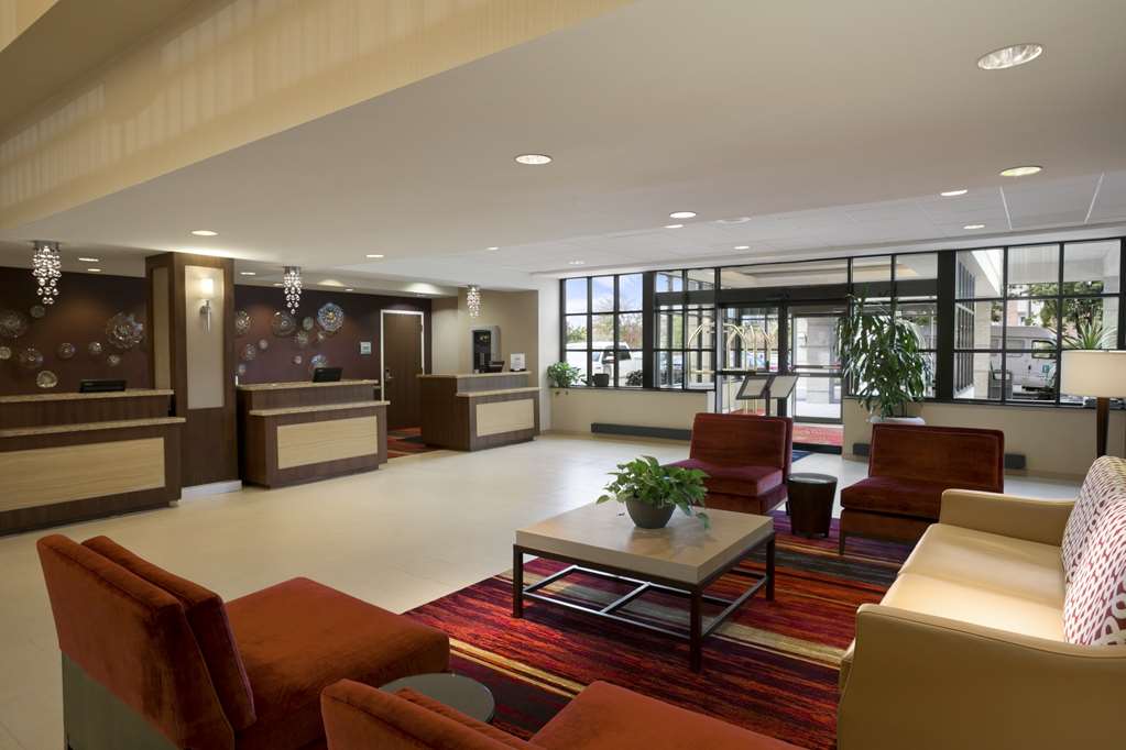 Embassy Suites Cleveland - Beachwood