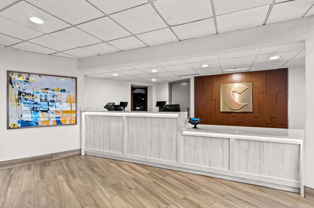 Comfort Inn And Suites Evansville Airport