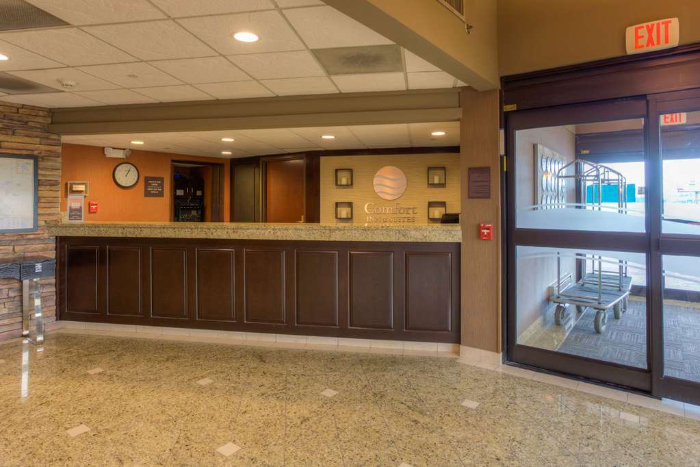 Comfort Inn And Suites Evansville Airport