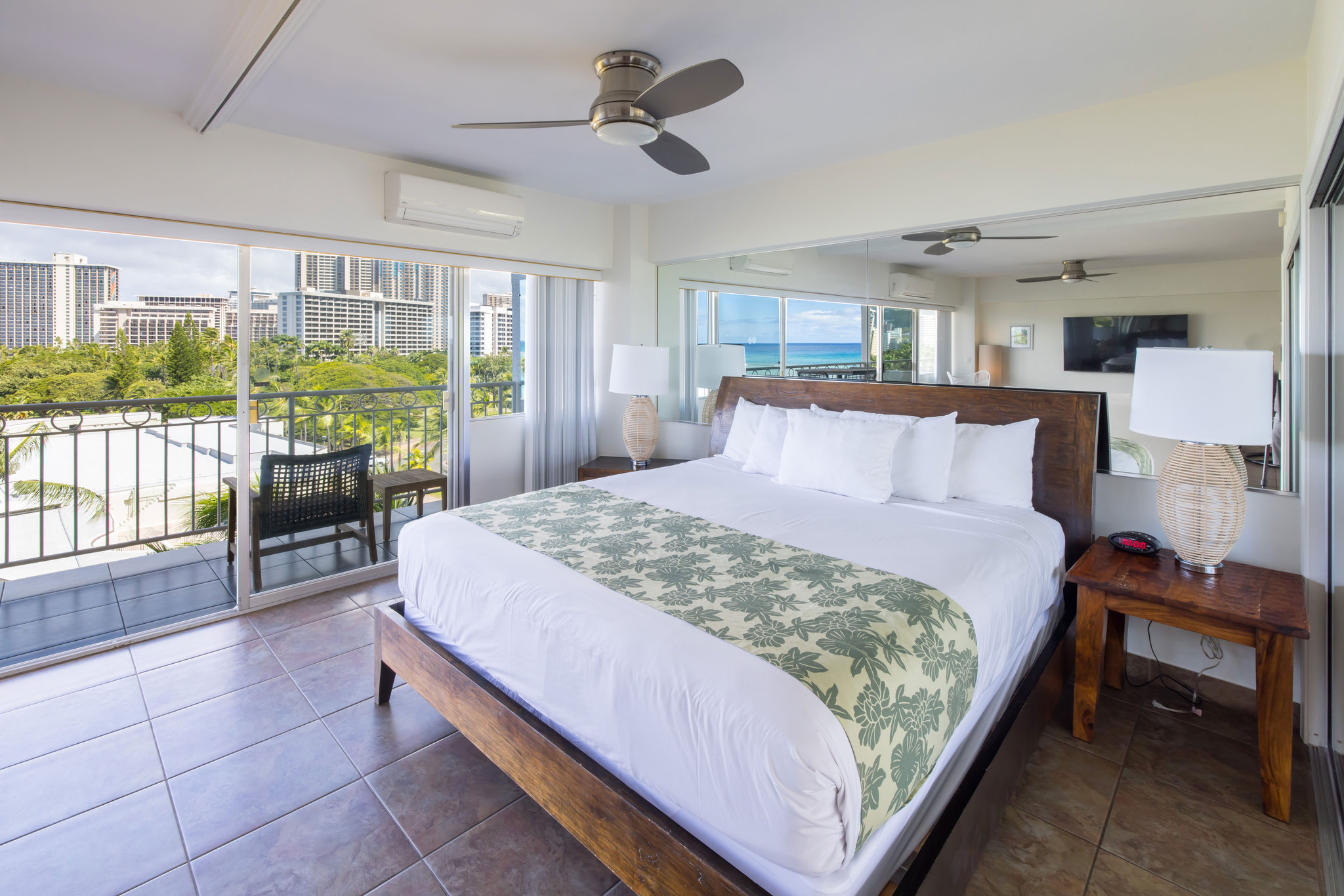 Waikiki Shore By Outrigger