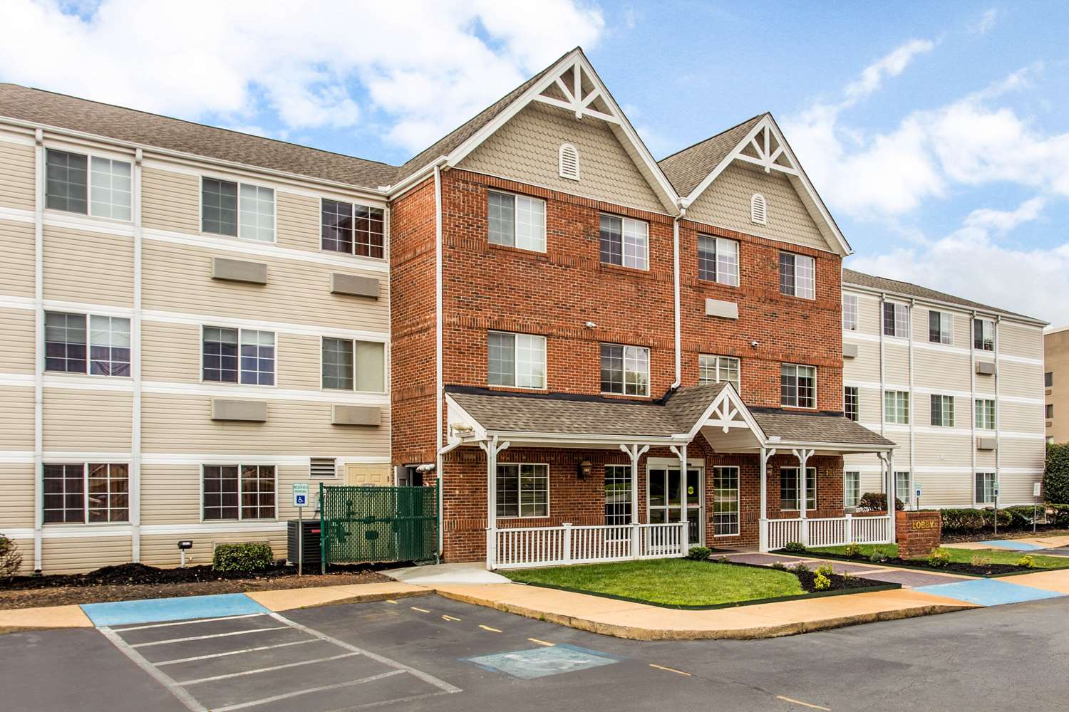 Mainstay Suites Greenville Airport