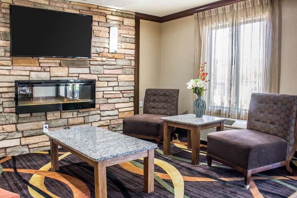 Comfort Inn And Suites Cedar Rapids North - Collins Road