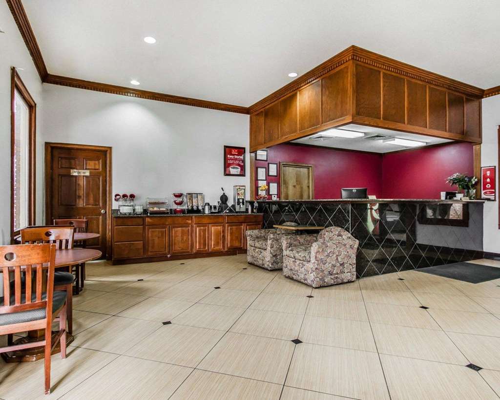 Econo Lodge Inn And Suites - Enterprise